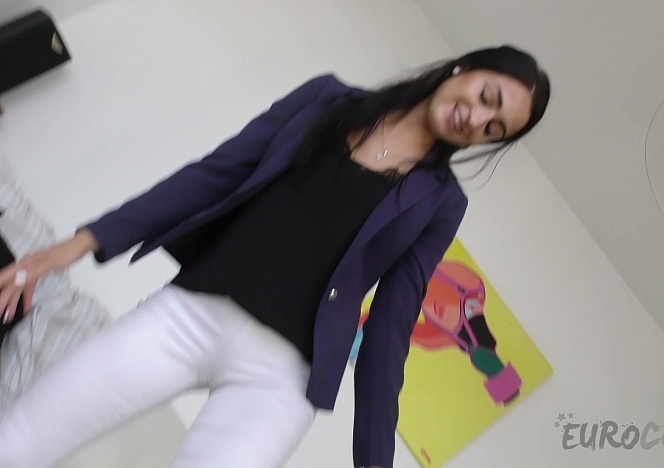 010320_hot_model_egle_masturbates_with_a_dildo_on_the_white_casting_couch