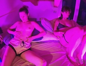 021125_kinky_masturbation_with_dolls_josie_fresh_and_sofie_late_night_on_vacation