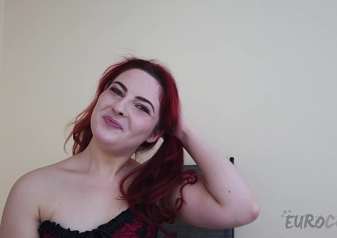 032720_hot_ginger_milf_louren_deep_penetration_with_a_really_big_hitachi_vibrator_until_she_cums