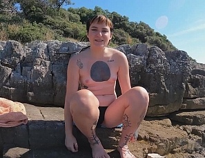 050322_hot_model_brille_masturbating_on_a_rocky_beach_with_a_dildo_while_on_vacation_next_to_the_sea