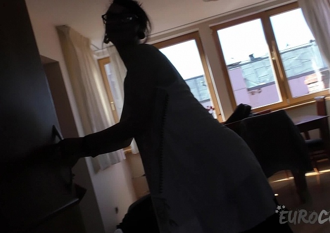 050918_spinner_andy_teen_gives_me_a_between_the_scenes_blowjob_with_cum_dribbling_on_her_tongue