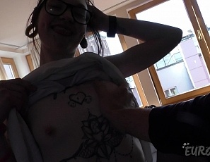 050918_spinner_andy_teen_gives_me_a_between_the_scenes_blowjob_with_cum_dribbling_on_her_tongue