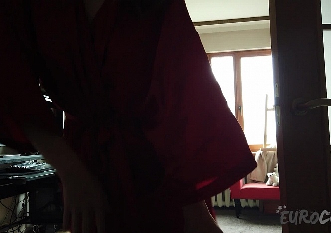 051021_pov_between_the_scenes_blowjob_hot_young_18yo_kapri_sucking_dick_and_swallowing_cum