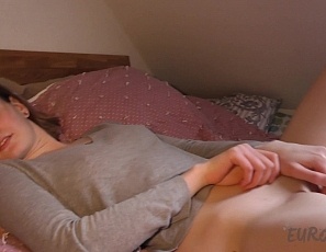 062819_pov_dildoing_new_girl_sweet_19yo_adriana_with_a_big_inflatable_expanding_her_young_pussy_to_the_max