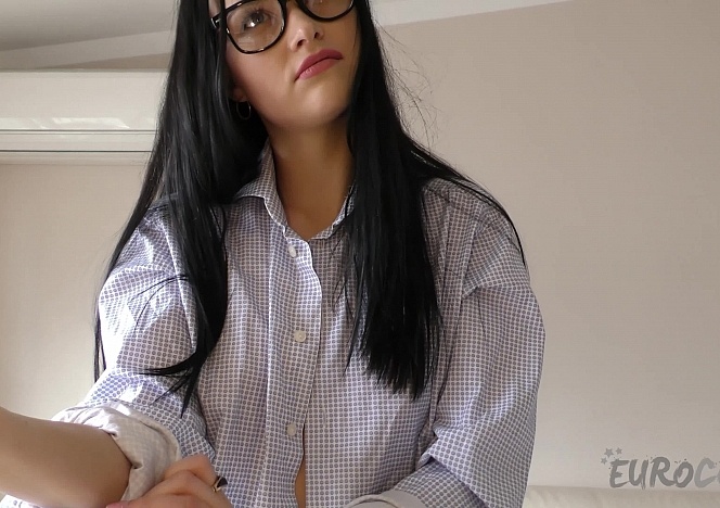 082019_hot_nerdy_fashion_model_gabby_bella_playing_with_bubbles_in_the_sun_and_fingering_her_dripping_wet_and_pink_pussy