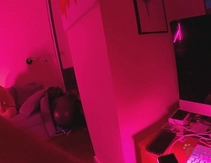 082126_poppy_and_brille_masturbating_with_hitcahi_vibrators_and_helping_eachother_mutually_orgasm