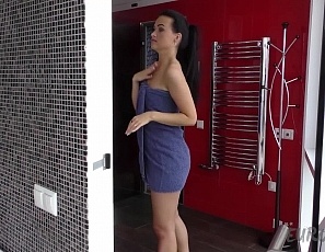 082421_hot_model_gabby_bella_masturbating_in_the_sauna_and_jacuzzi_extremely_attractive_woman