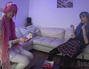091925_hot_models_lily_angelic_and_poppy_play_strip_poker_between_the_scenes