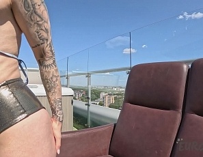 093026_tattoo_model_melonie_dildo_double_penetration_masturbating_under_the_sun_outdoors