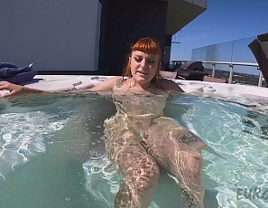 102621_hot_model_brille_masturbating_underwater_in_the_jacuzzi_unshaved_teen_pussy